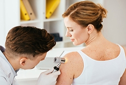 How to Treat Melanoma and Prevention Tips For Healthy Skin
